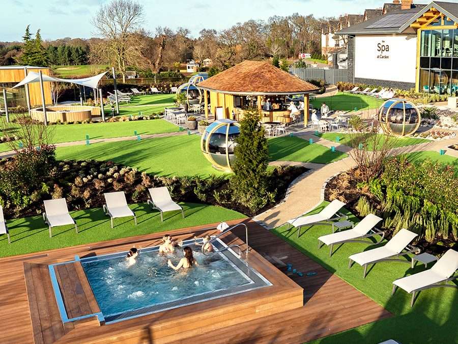 Spa Gardens: Transform Your Wellness Centre with Luxury Outdoor Experiences